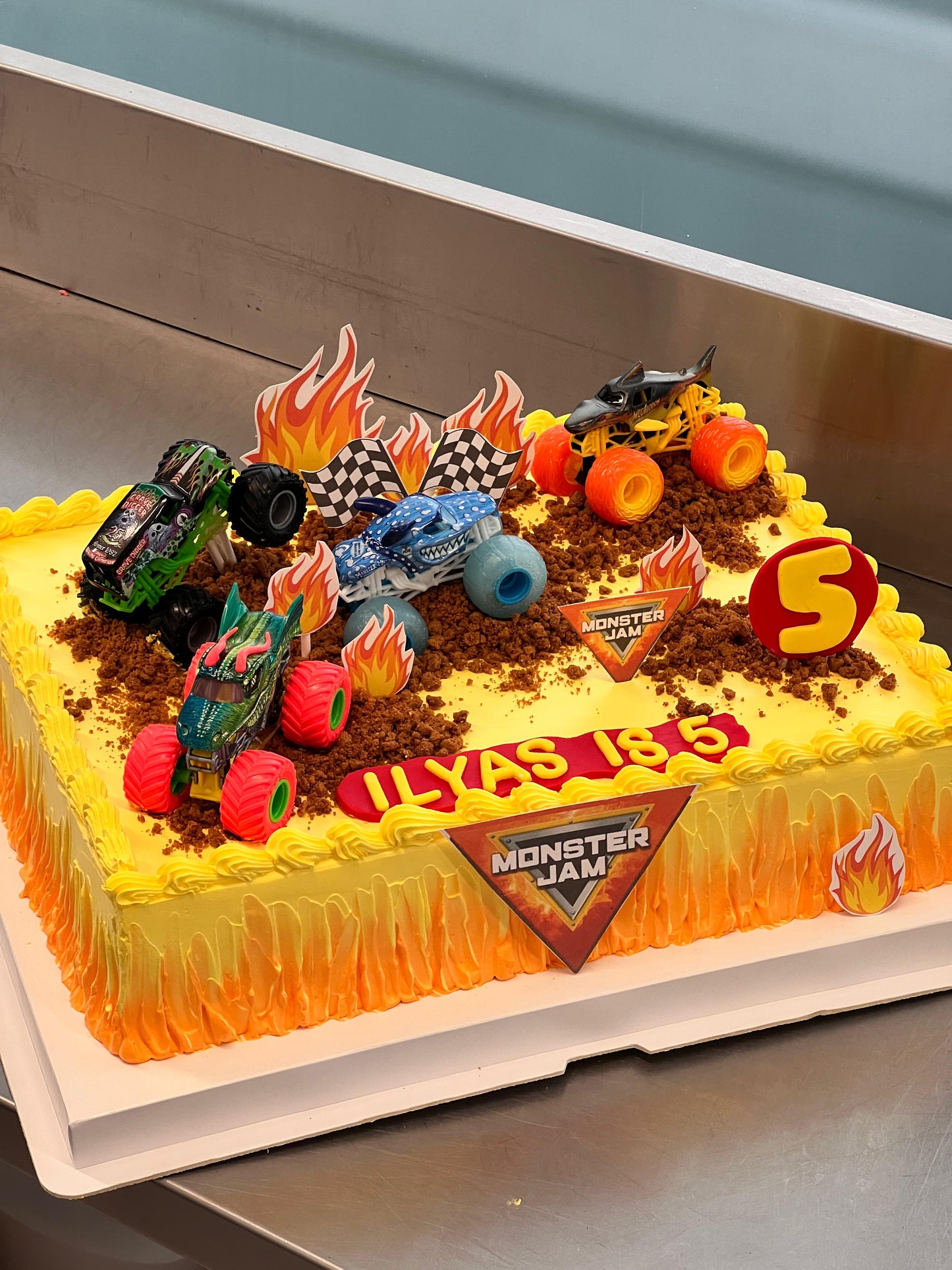 MONSTER TRUCK CUSTOMISED CELEBRATION CAKE