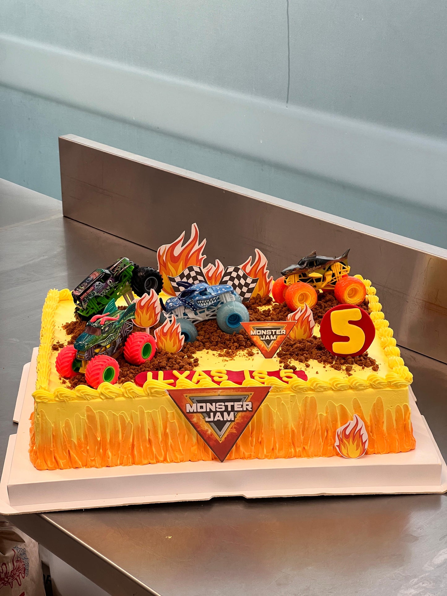 MONSTER TRUCK CUSTOMISED CELEBRATION CAKE