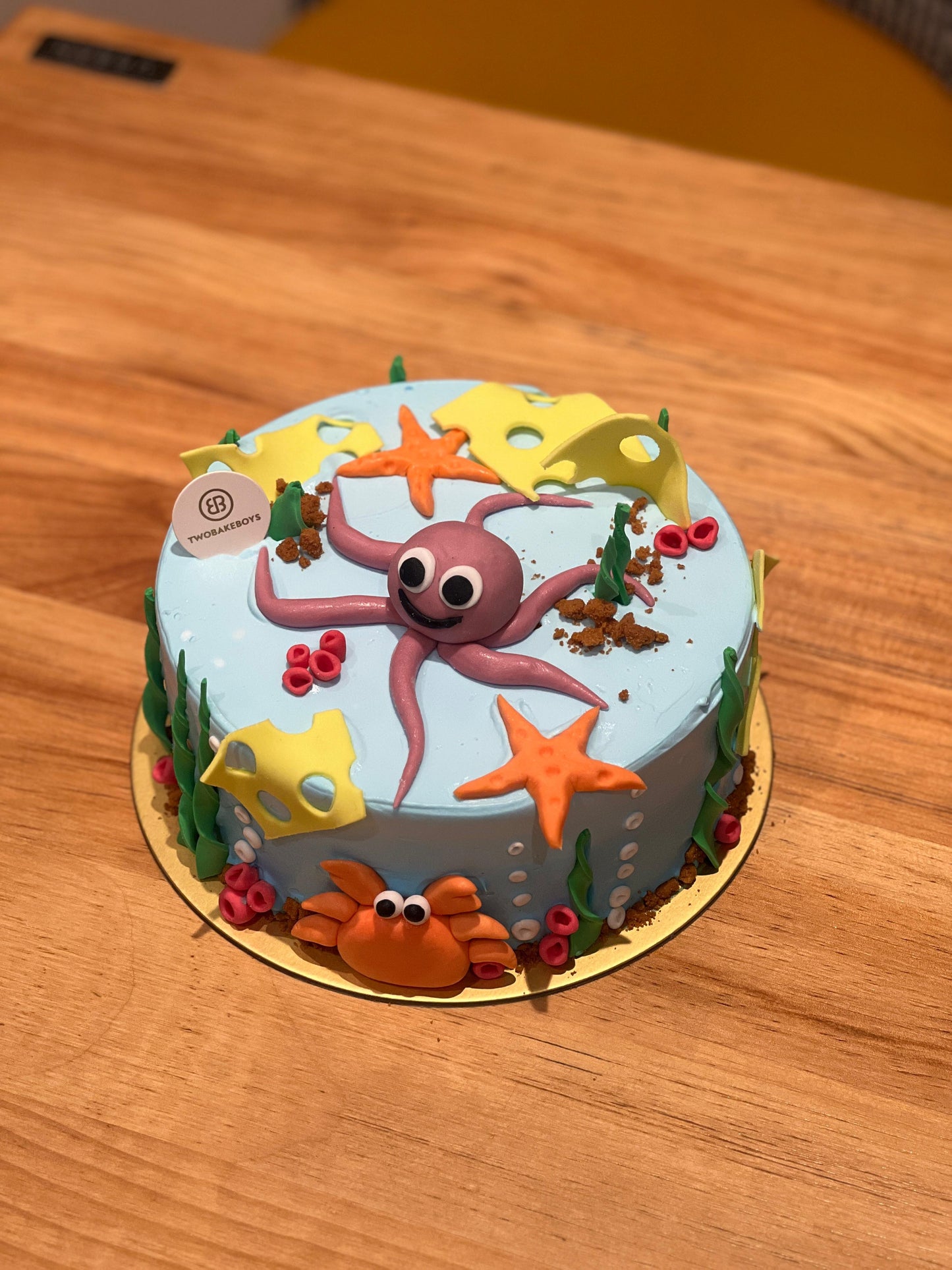 Customised cake under the sea 4 + 6" 2 tier cake