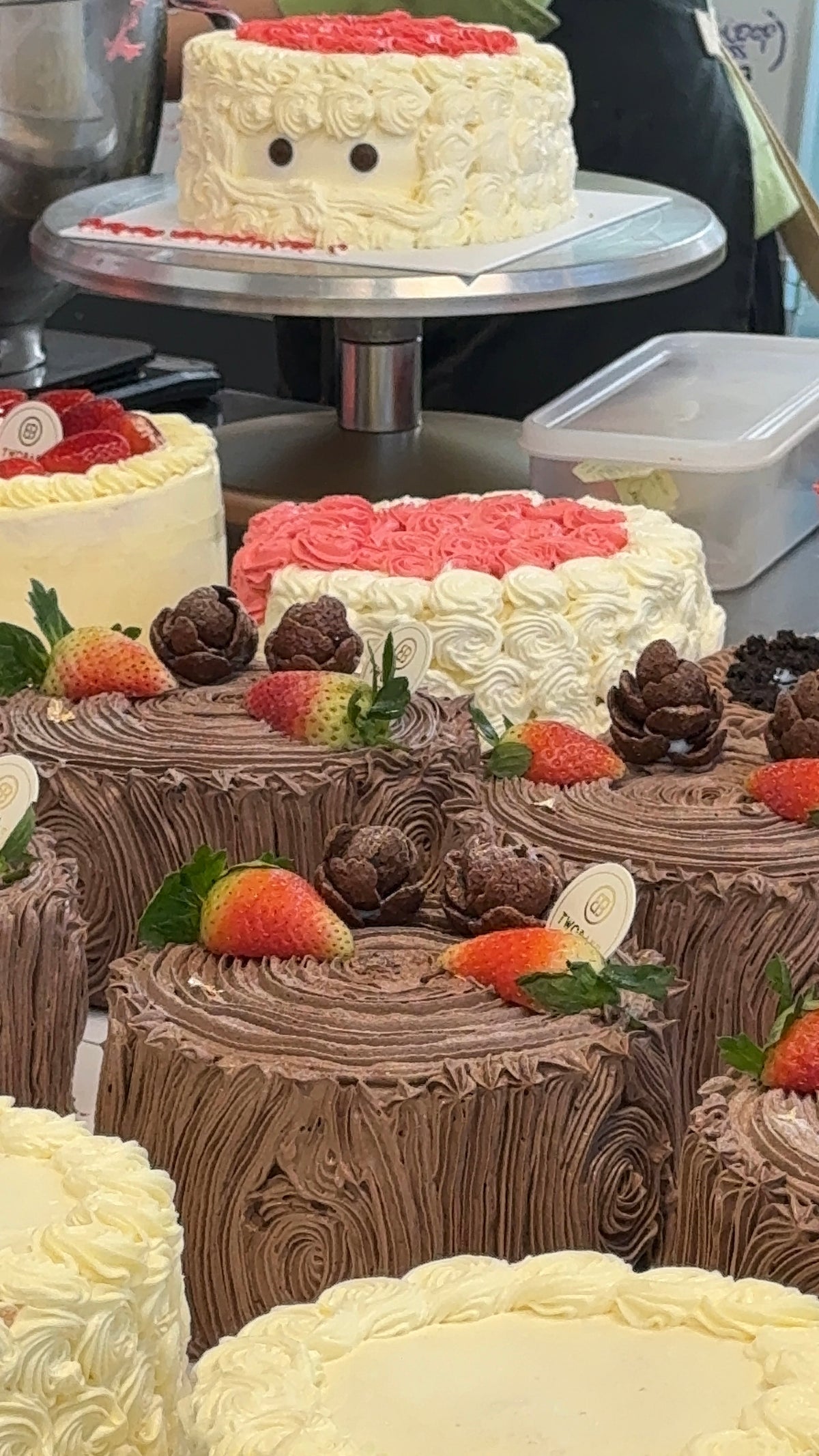 Halal Twobakeboys LOG CAKE 2027