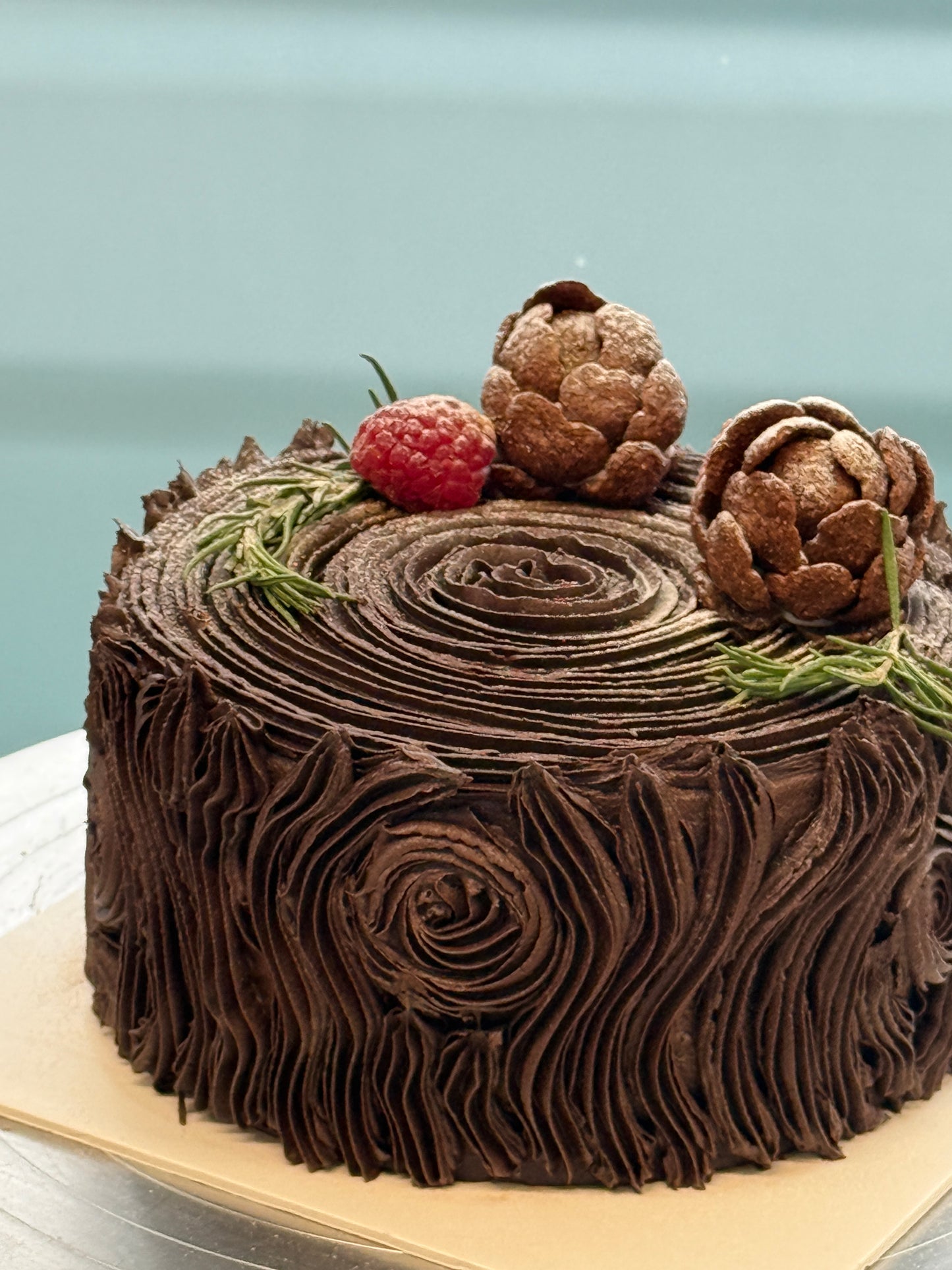 PISTACHIO KUNAFA CHOC LOG CAKE 1.4KG