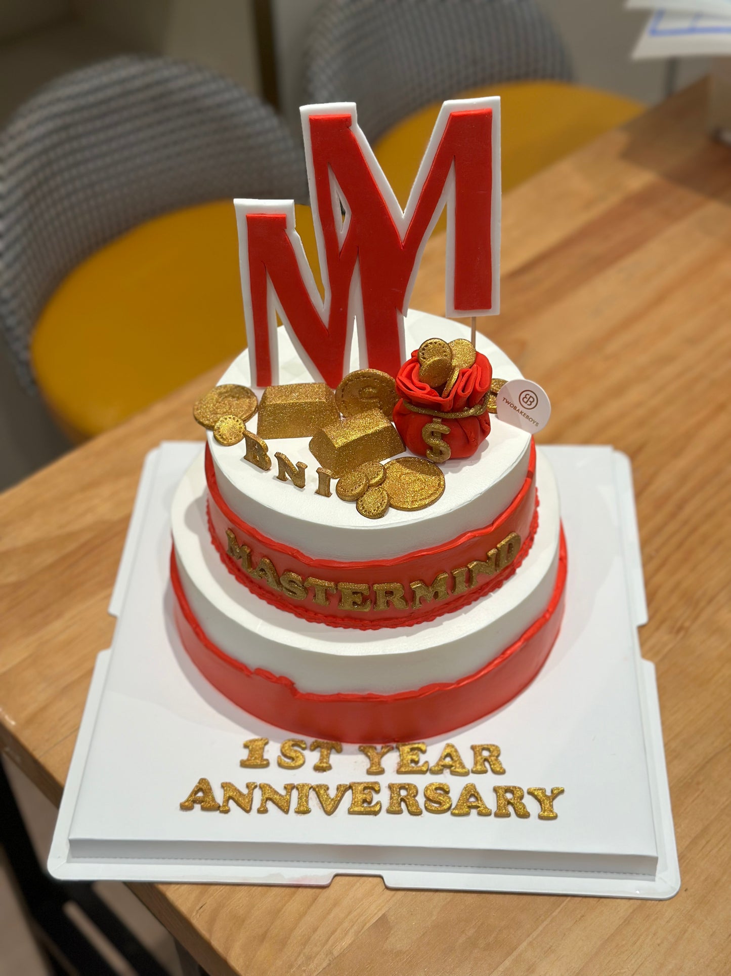 Customised cake Money Money 4 + 6" 2 tier cake