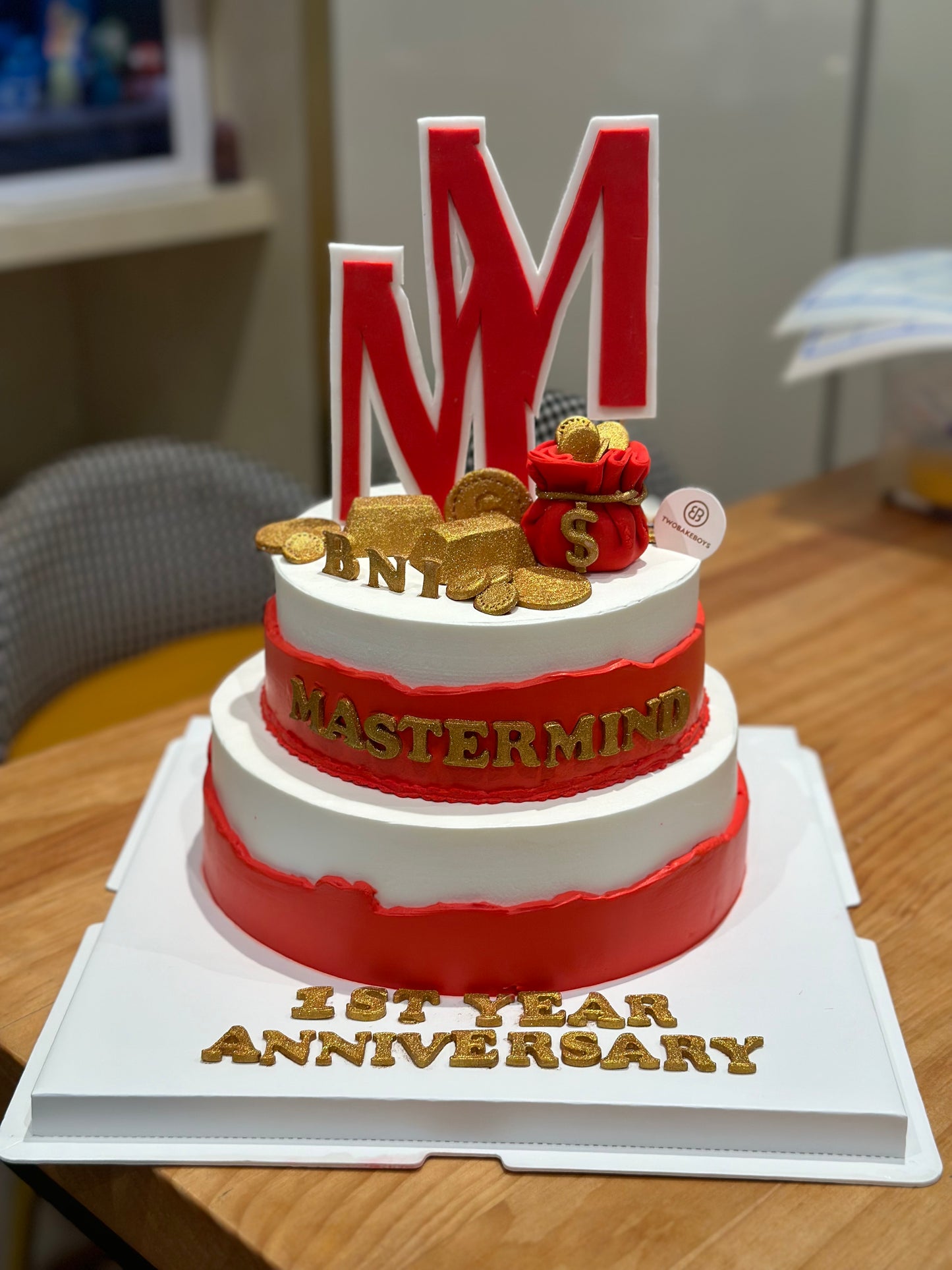 Customised cake Money Money 4 + 6" 2 tier cake