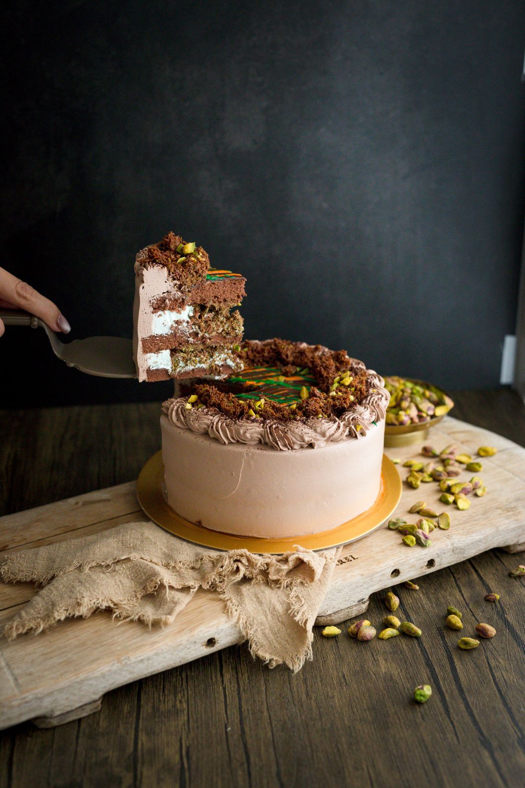 Halal Pistachio Chocolate Kunafa Cake 6"