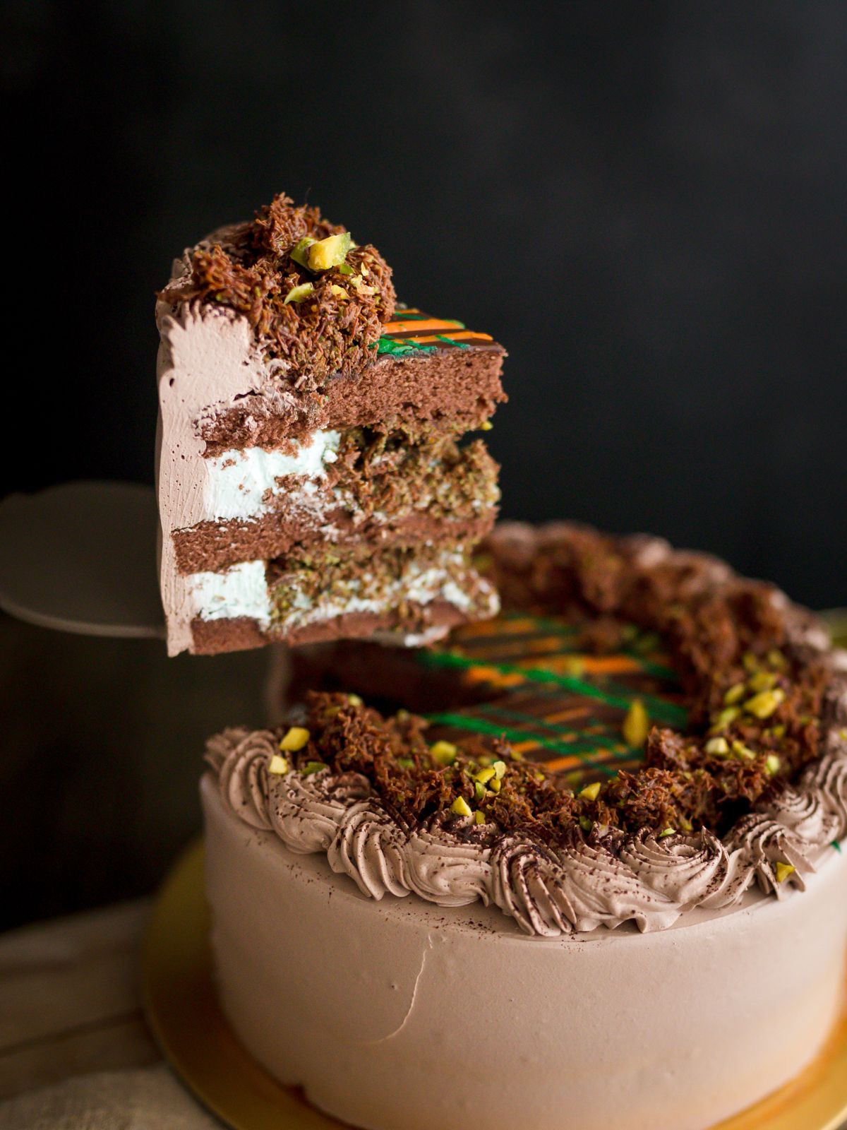 Halal Pistachio Chocolate Kunafa Cake 6"