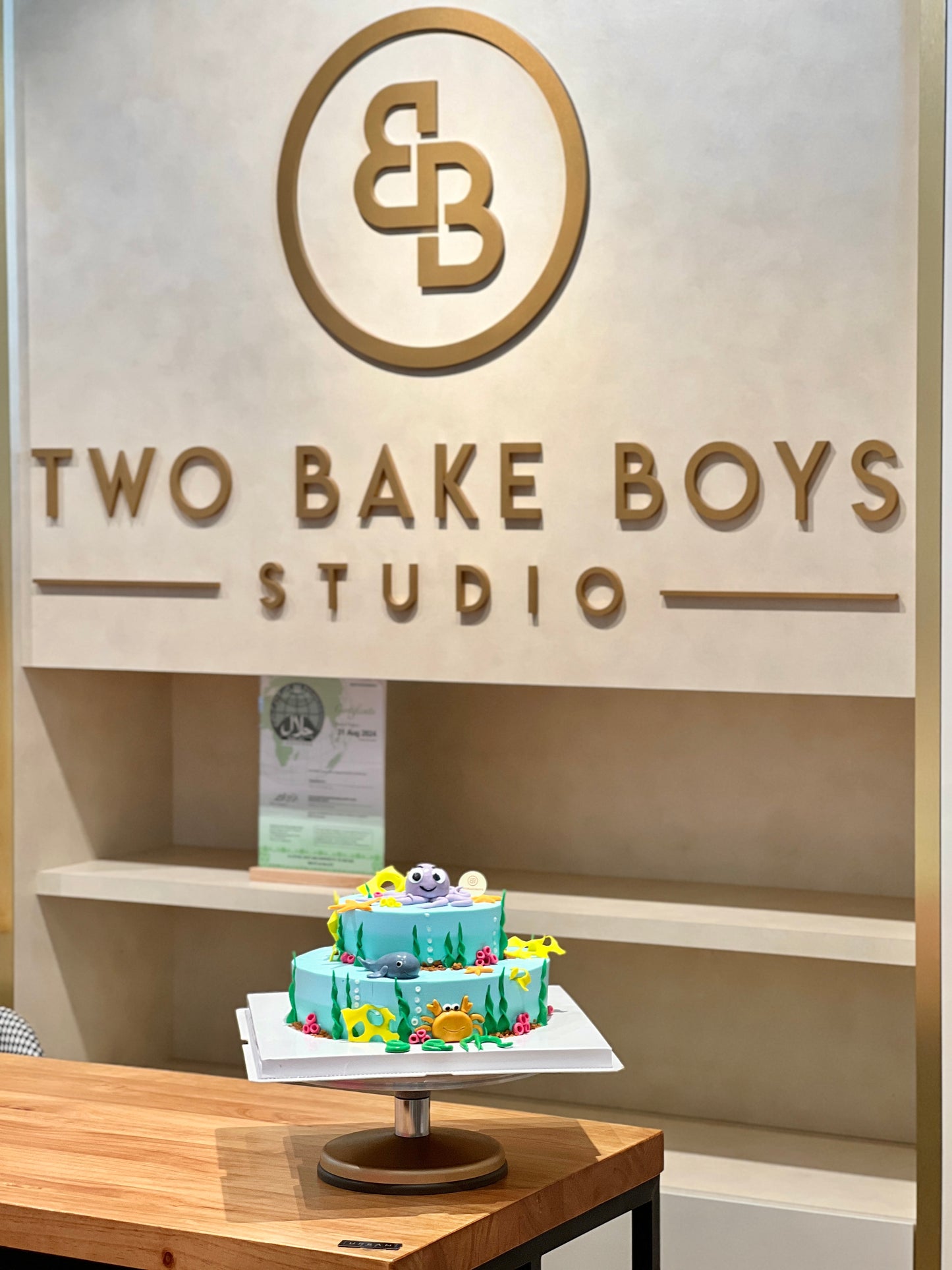 Customised cake under the sea 4 + 6" 2 tier cake