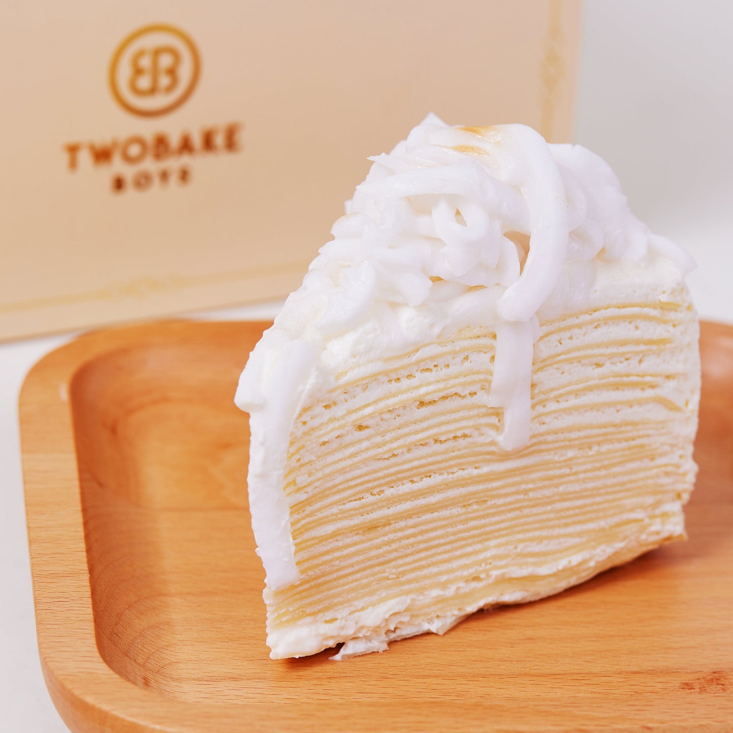 Coconut crepe cake 6" 🥥with coconut sauce suitable for 6-8 pax