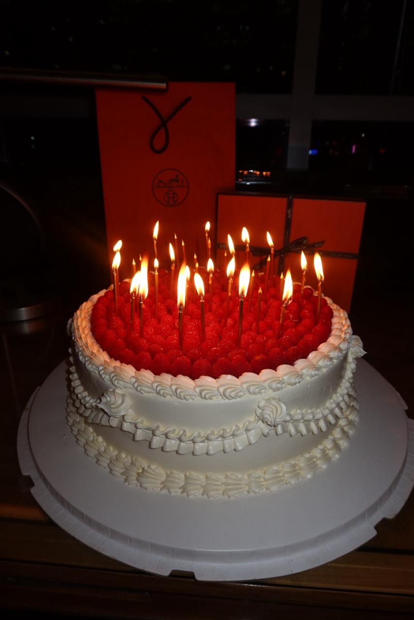 Italian Wedding Cake 12"/ 14"/ 16"/ 18" (Halal in Singapore) Direct contact 87826566
