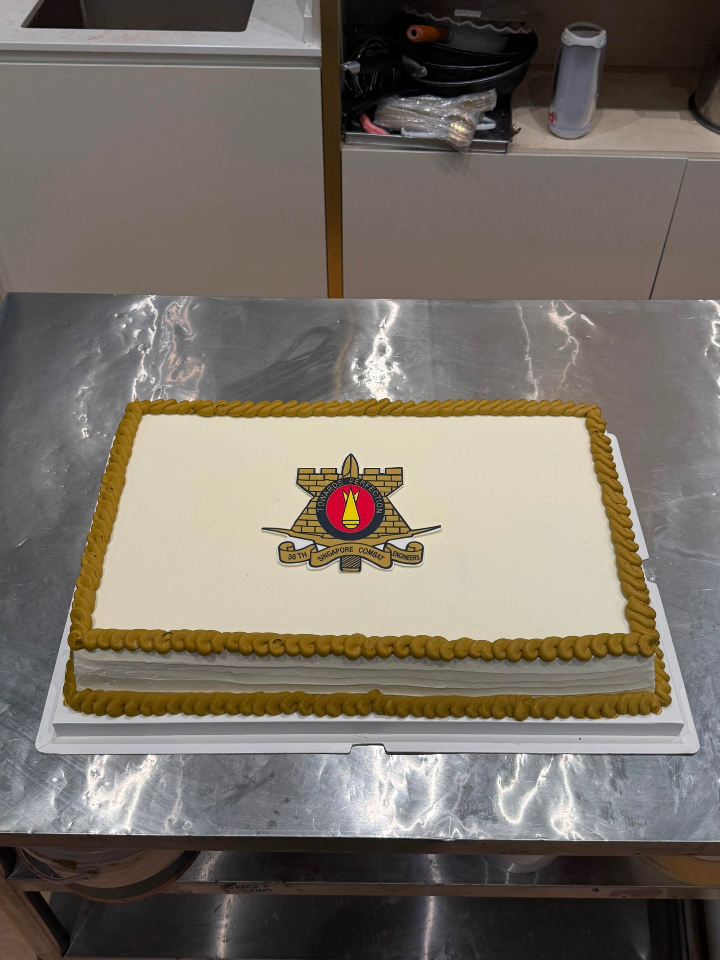 COMPANY LOGO EDIBL PRINT CAKE