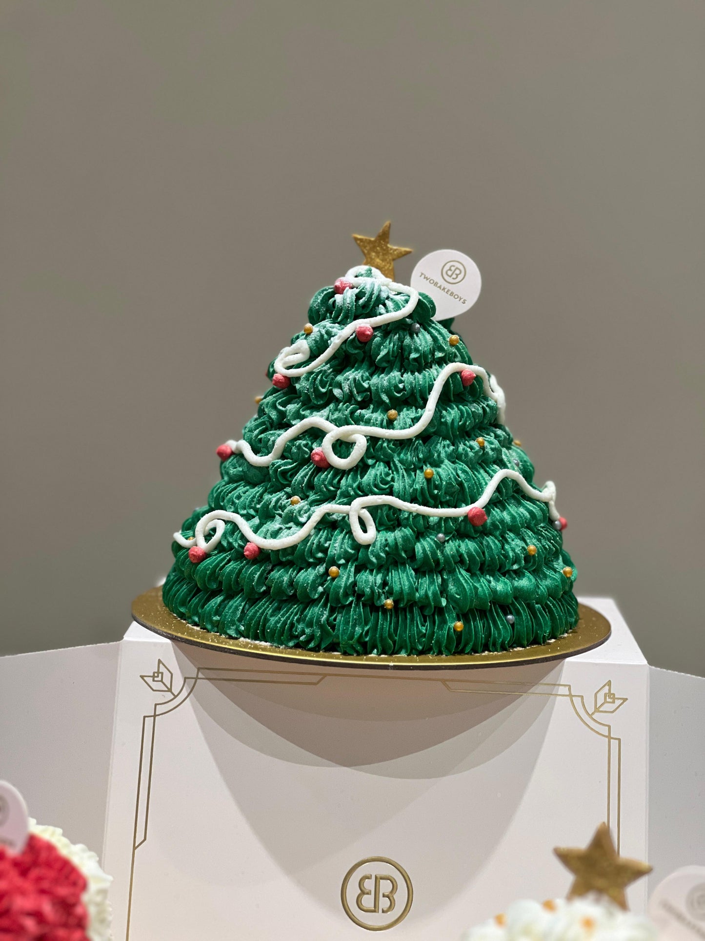 Christmas Tree Cake (suitable for 6-10 pax)