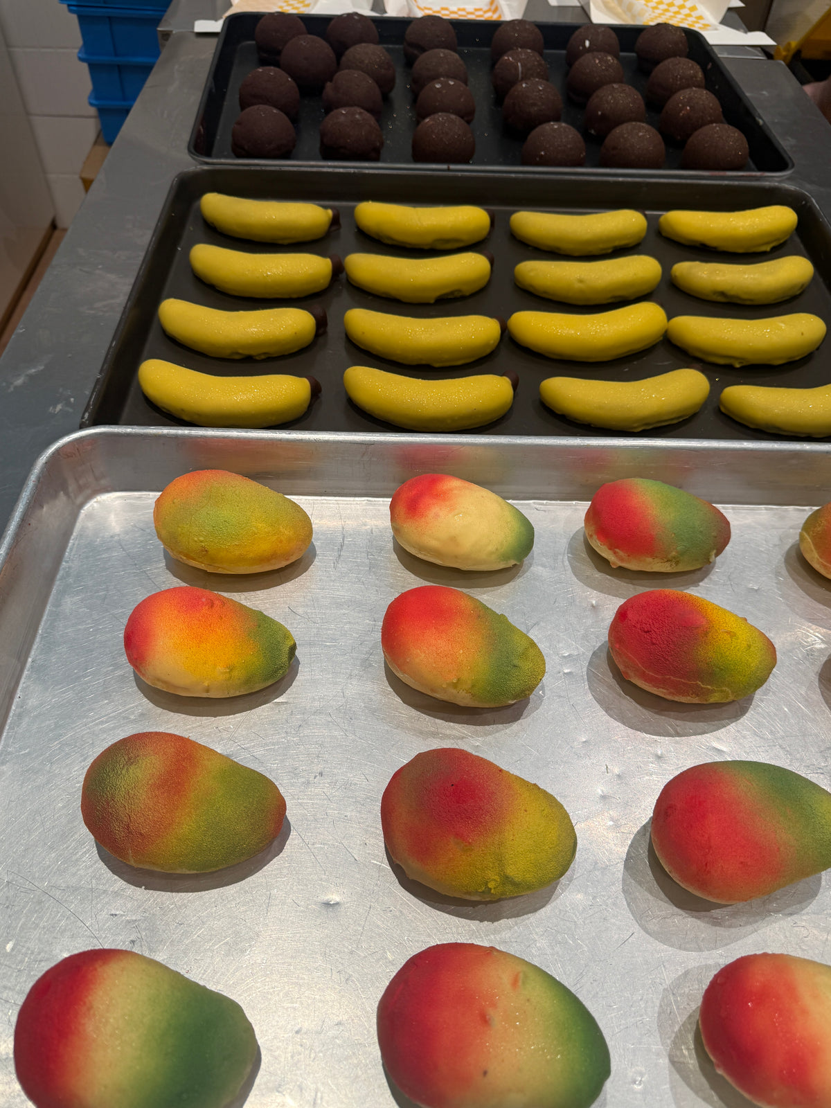 Halal Fruits Pop (Mousse cake coated with chocolate)