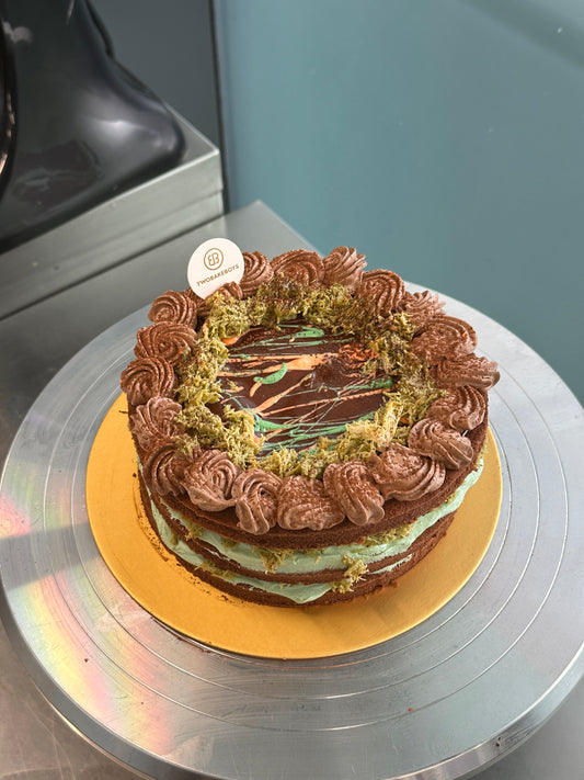 Halal Pistachio Chocolate Kunafa Cake 6"