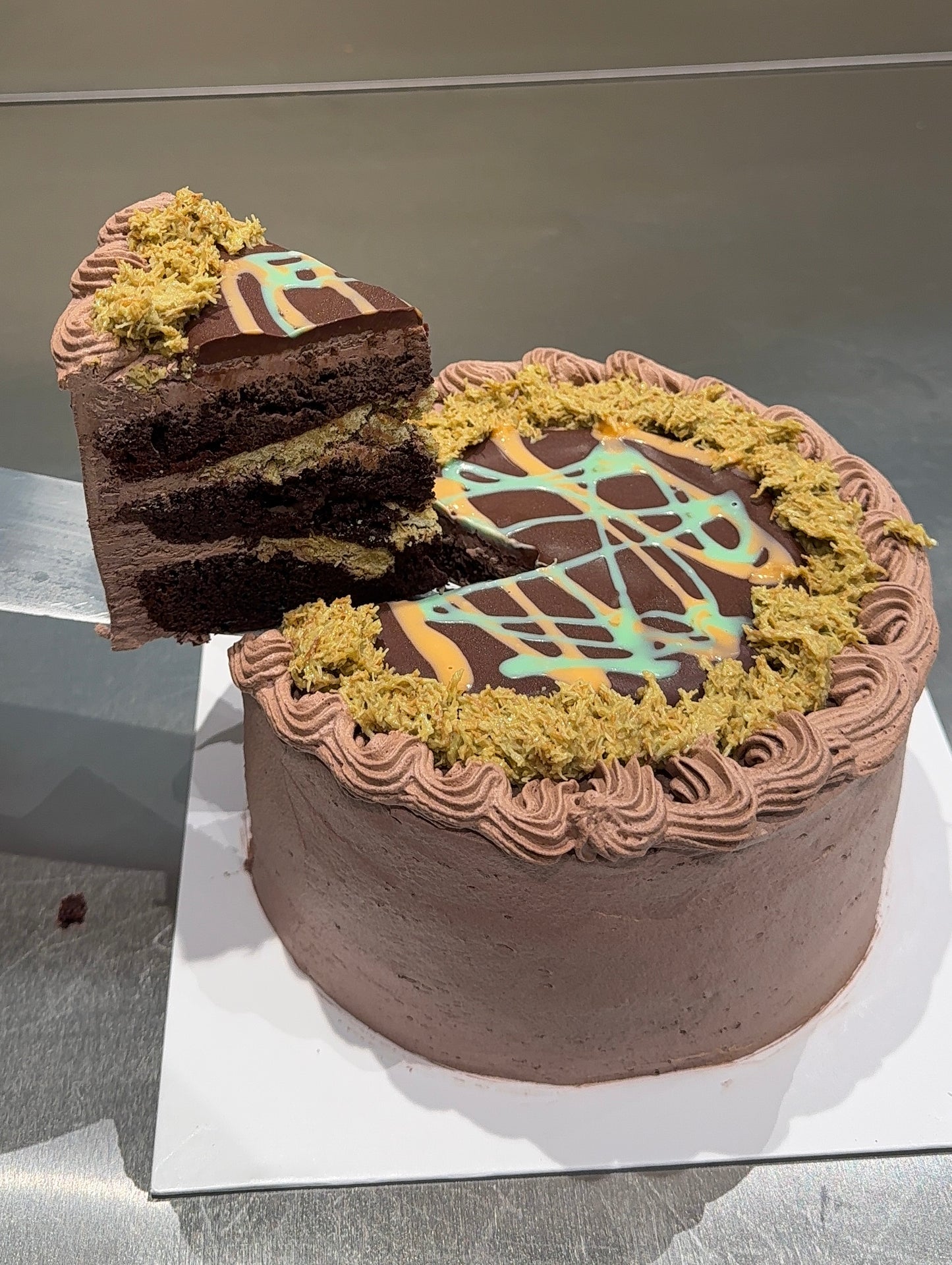 节日香草彩虹绉蛋糕 6" 适合 6-8 人（11 月 - 12 月）