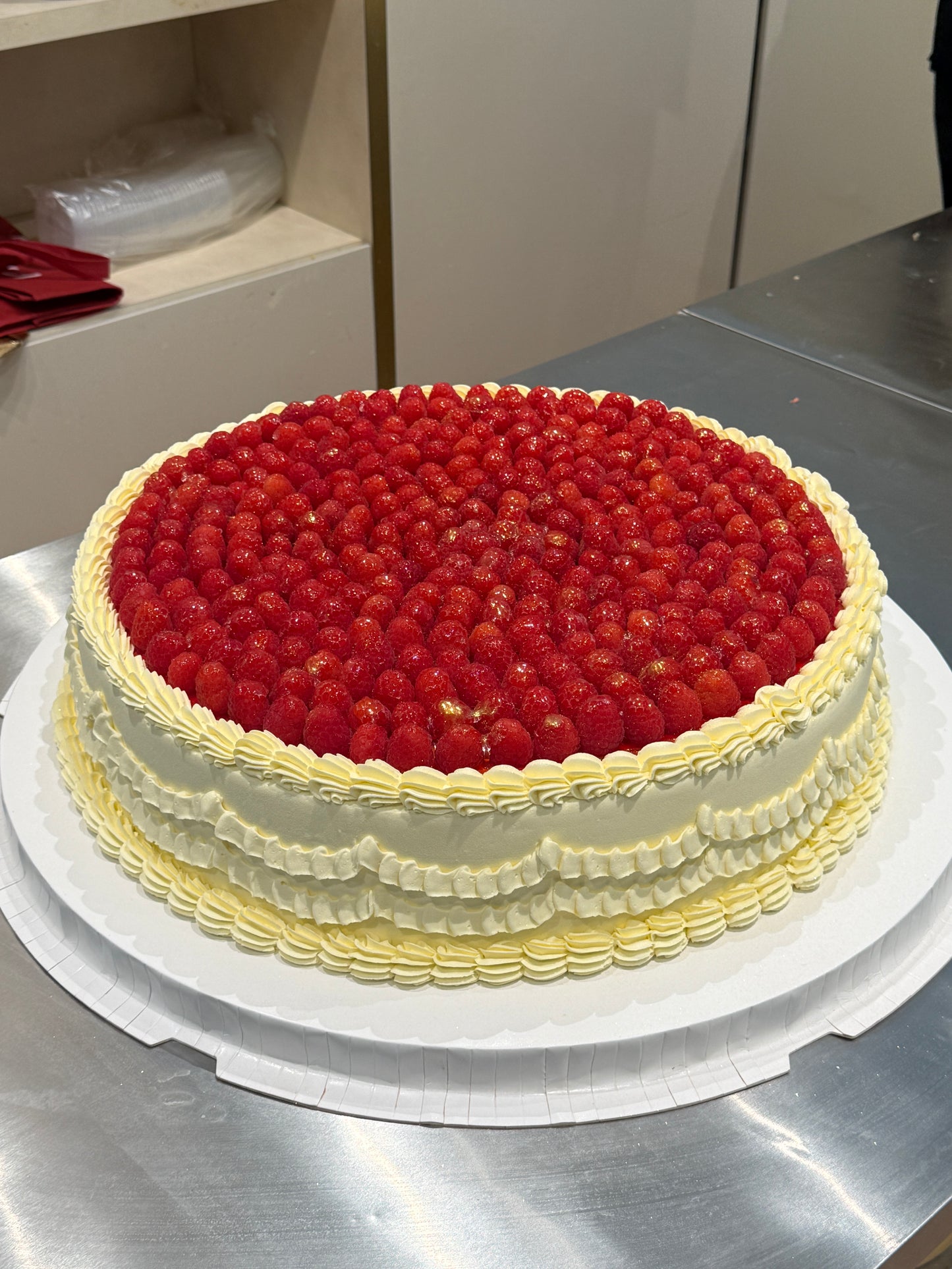 Italian Wedding Cake 12"/ 14"/ 16"/ 18" (Halal in Singapore) Direct contact 87826566