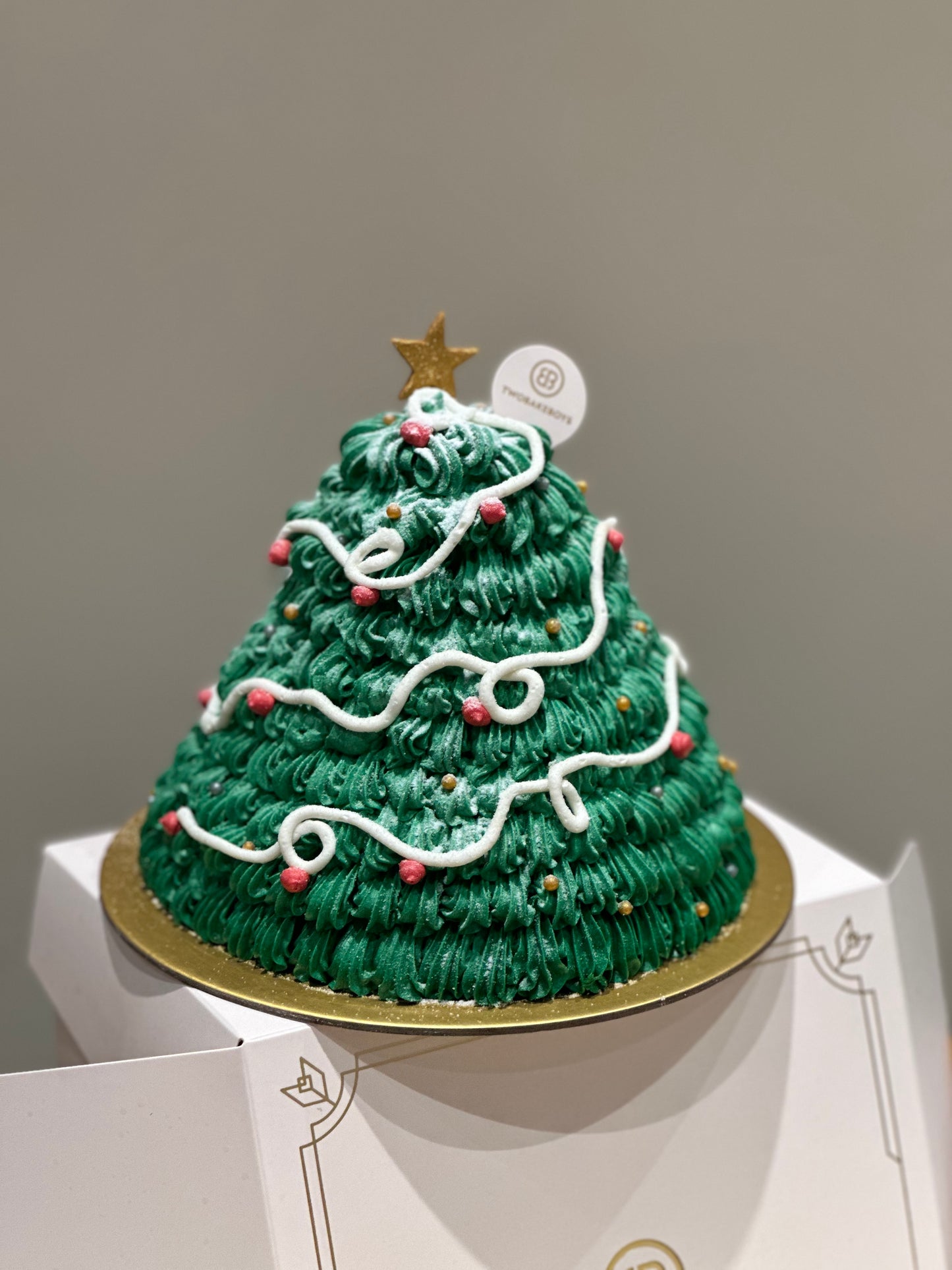 Christmas Tree Cake (suitable for 6-10 pax)