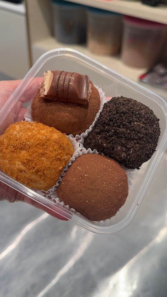 OCT Mixed box of 4 Pistachio / Milky Biscoff/ Cookie and cream/ Kinder