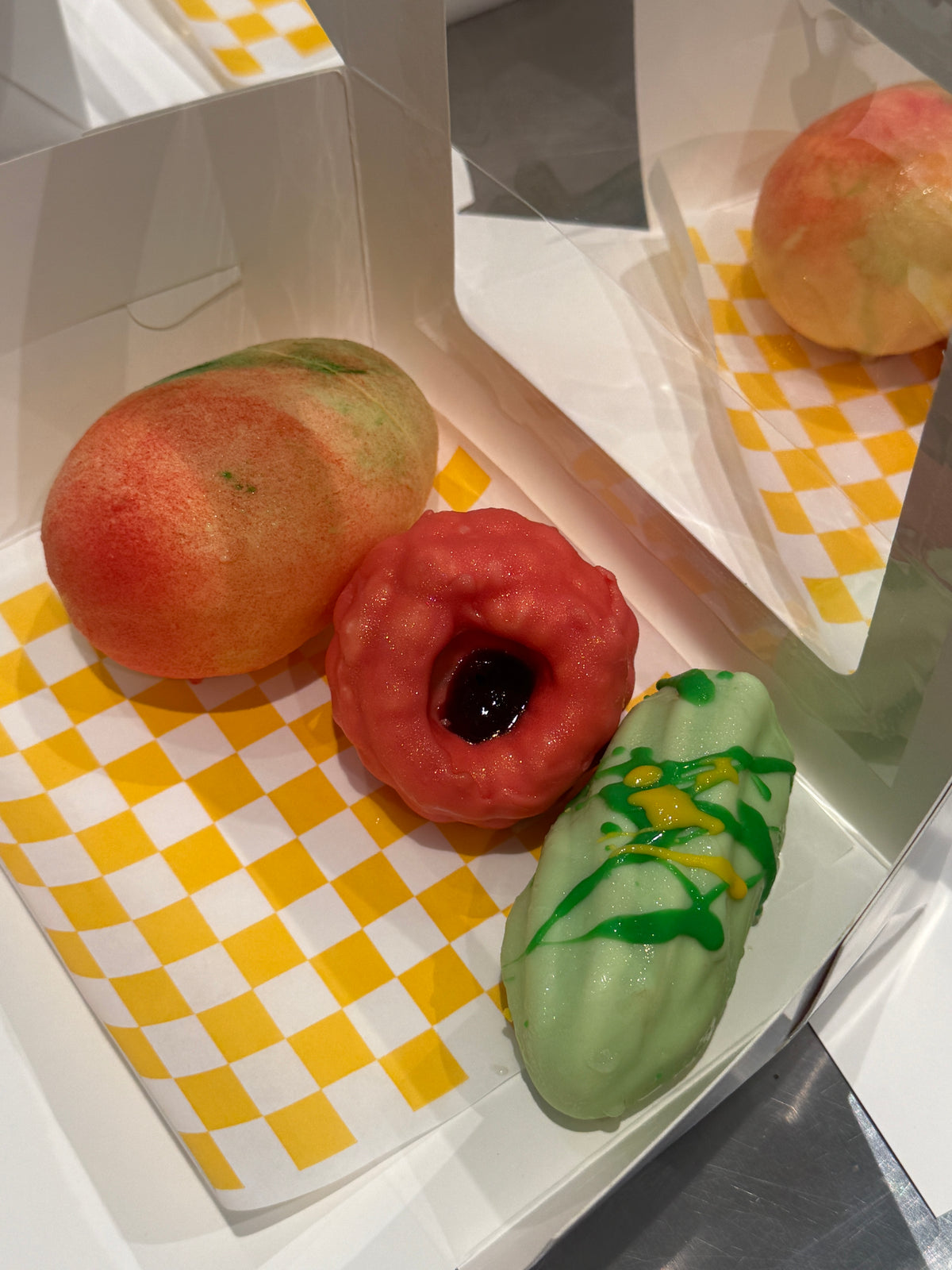 Halal Fruits Pop (Mousse cake coated with chocolate)