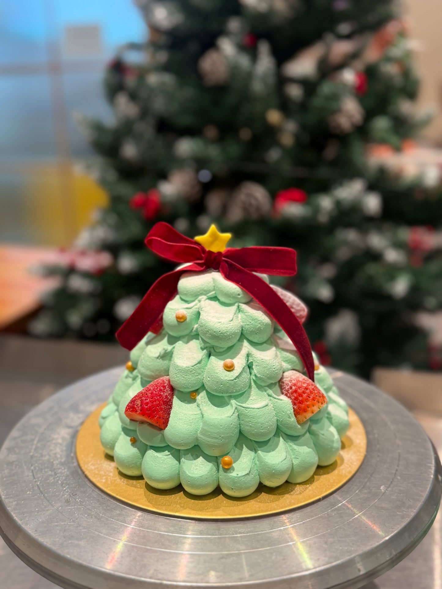 Christmas tree cake 6"🎅🎄✨ (Korean Vanilla Strawberry)