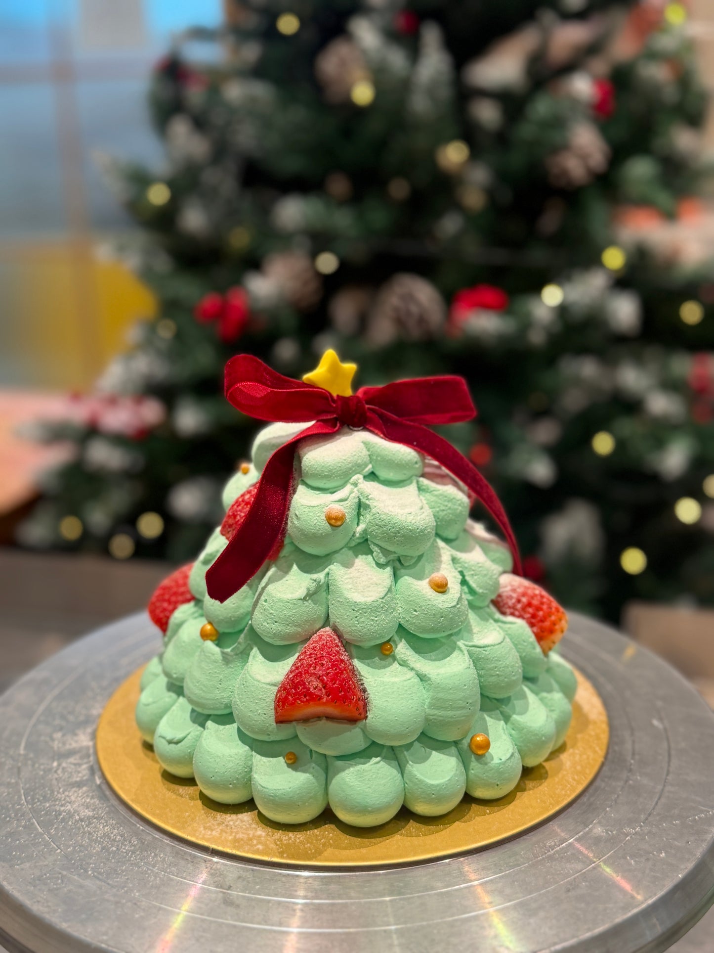 Christmas tree cake 6"🎅🎄✨ (Korean Vanilla Strawberry)
