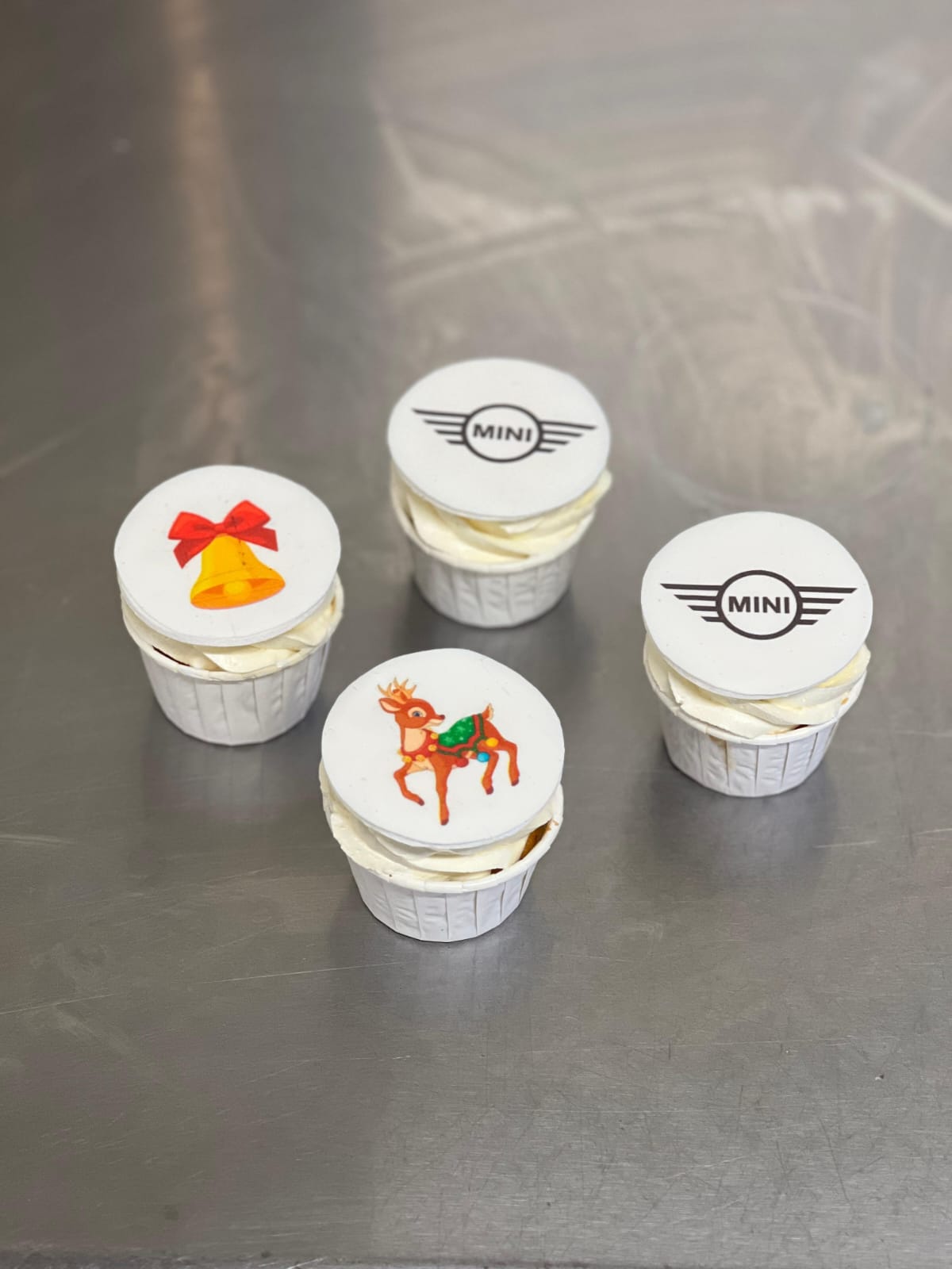 Halal Personalised Edible Image Cupcakes (min 6 cupcakes mixed picture)