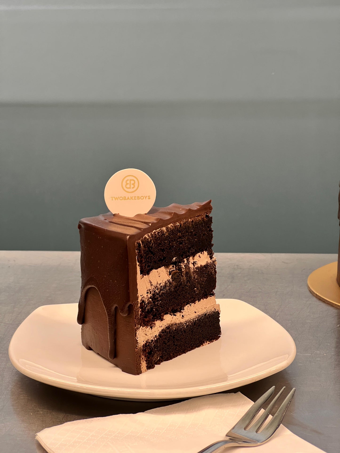 Halal Belgian chocolate cake 6" (6-8 pax)