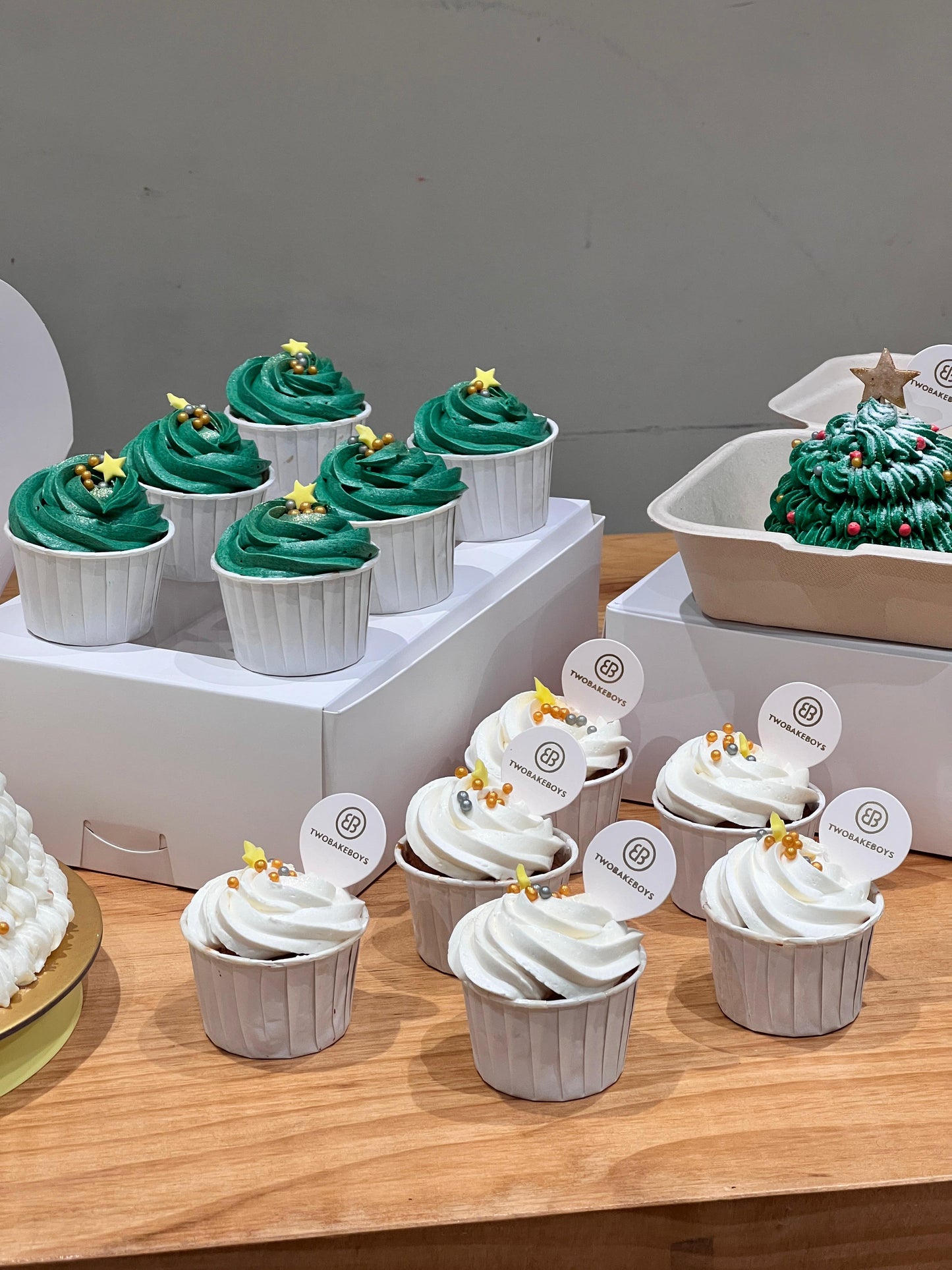 Christmas Cupcake 6-12 pieces 🧁