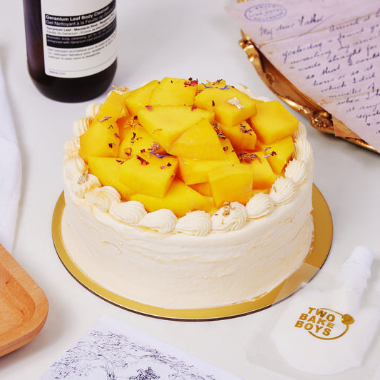 6 inch mango crepe cake with mango slices on top